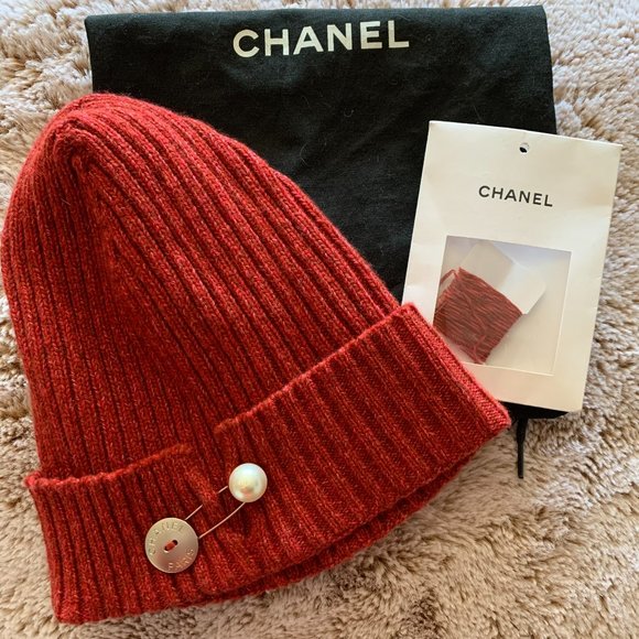 CHANEL Accessories - CHANEL  *AUTHENTIC* 100% Cashmere Beanie